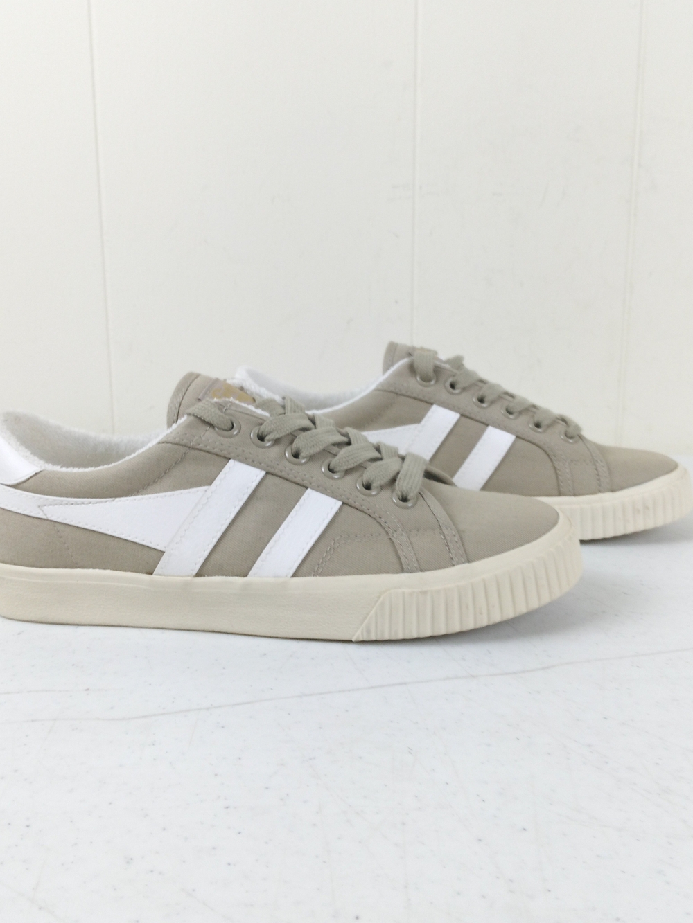 Gola Womens Tennis Mark Cox Sneakers Bone with White Stripes Size 7 Lace Up